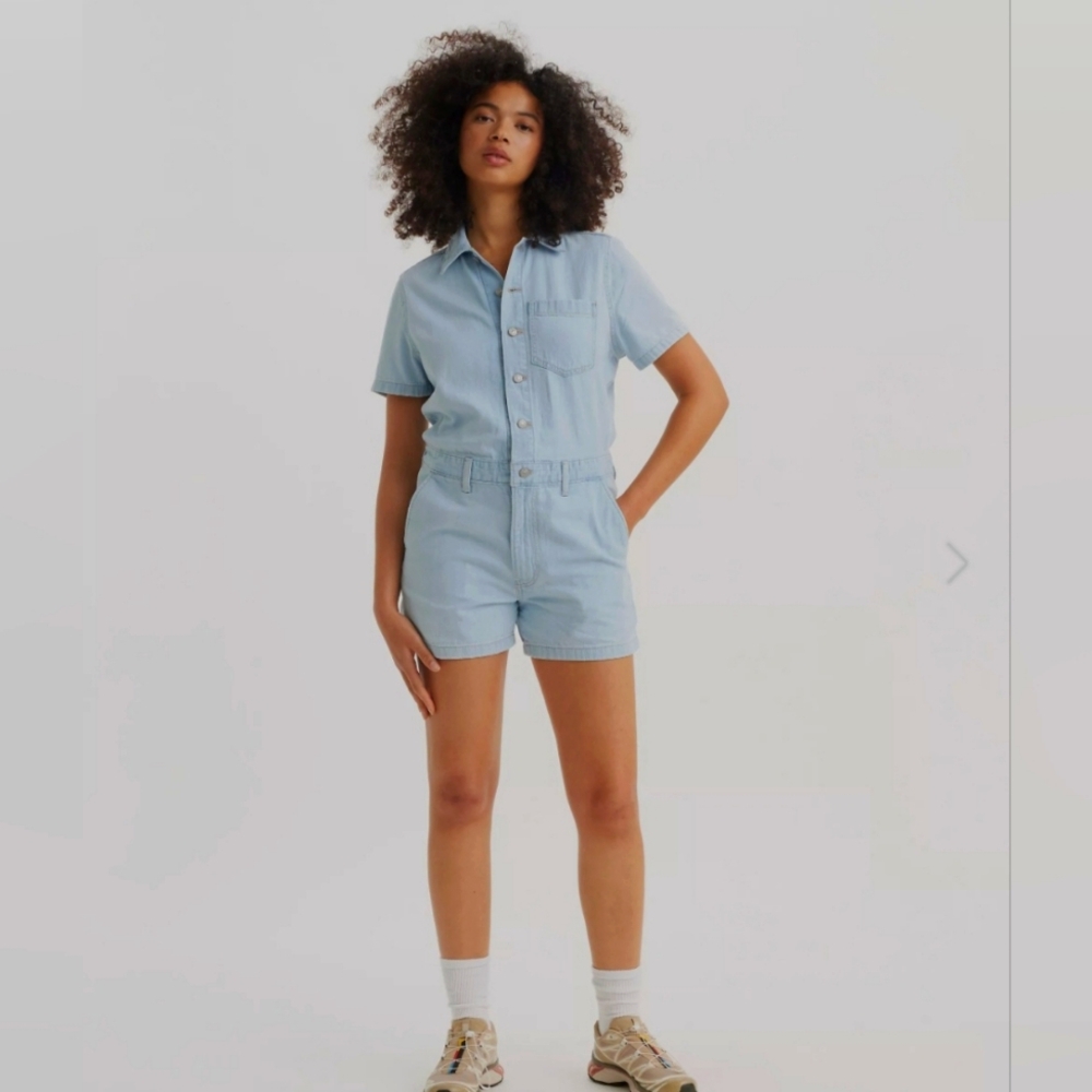 LEVI'S HERITAGE SHORT SLEEVE ROMPER SIZE MEDIUM NWT
